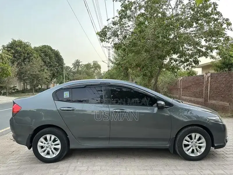 Honda city 2012 ( 1.3 aspire )