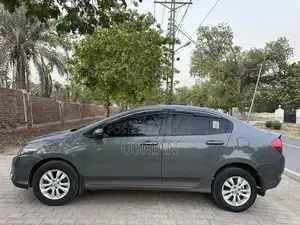 Honda city 2012 ( 1.3 aspire )