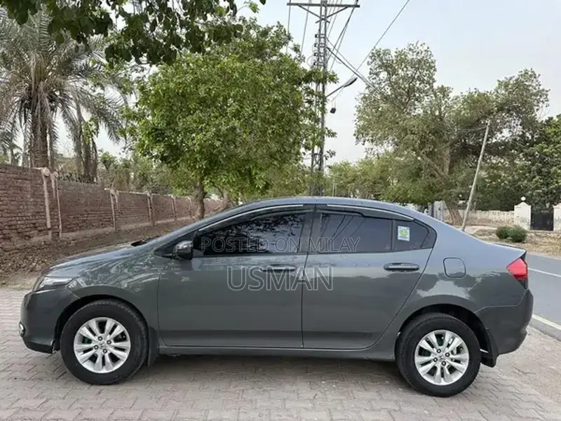 Honda city 2012 ( 1.3 aspire )