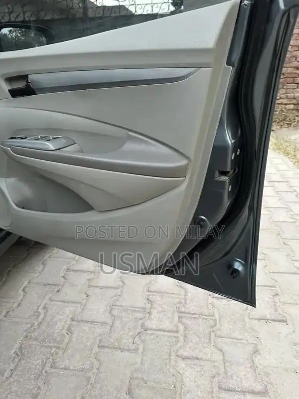 Honda city 2012 ( 1.3 aspire )