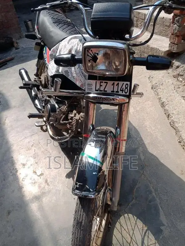 Honda cd 70 10 by 10 condition is number par Rabta karaen
