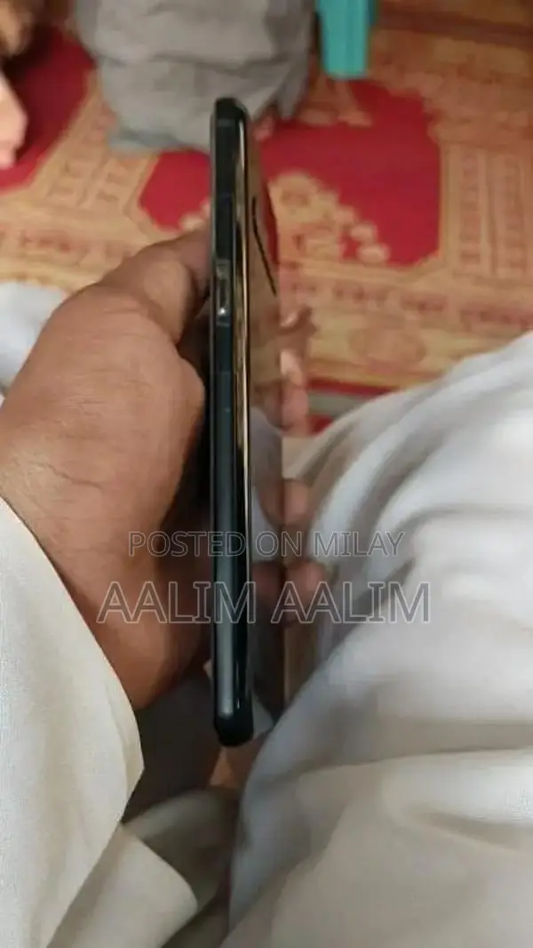 LG V60 THINQ 5G URGENT SALE NEED MUNNY