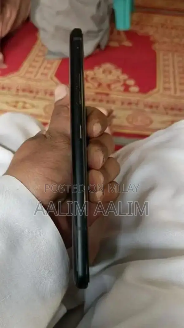 LG V60 THINQ 5G URGENT SALE NEED MUNNY