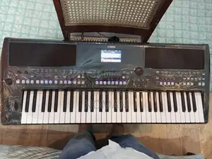 Photo - Yamaha PSR-SX600Keyboard