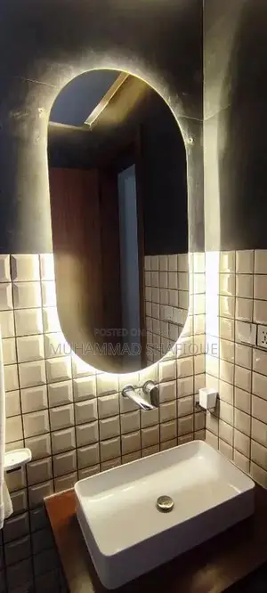 Photo - LOOKING MIRROR WITH ROPE LIGHT