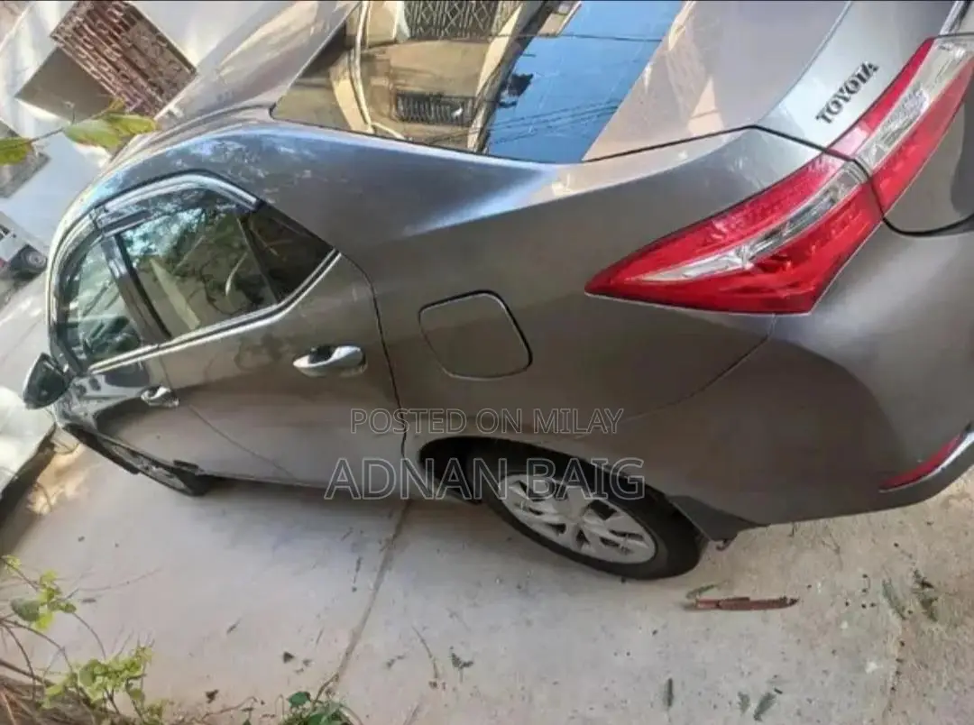 Toyota Corolla LE Eco 4dr Sedan (1.8L 4cyl CVT) 2015 Gray