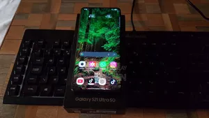 Photo - Samsung Galaxy S21 Ultra 5G 256 GB Black
