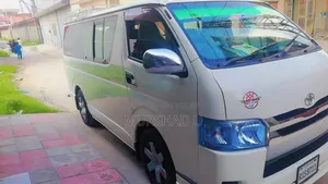 Toyota HiAce 2015 White