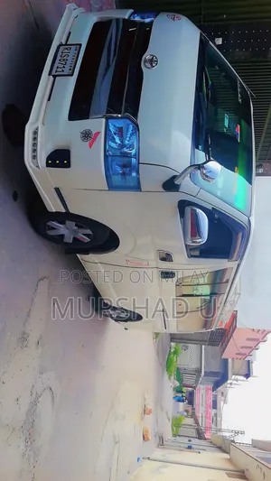 Toyota HiAce 2015 White