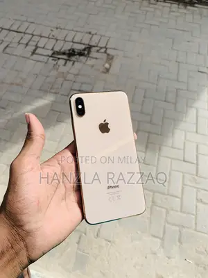 Photo - Apple iPhone XS Max 256 GB Gold