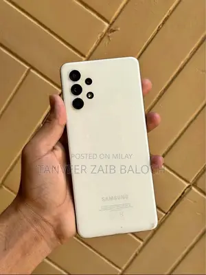 Photo - New Samsung Galaxy A32 128 GB White