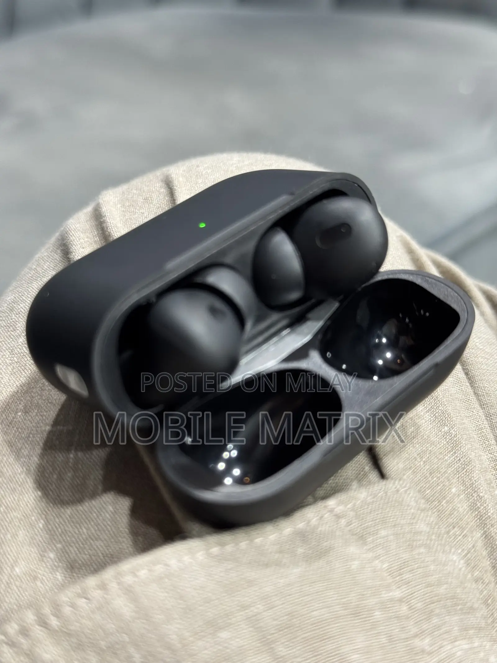 Apple Airpods Pro 2nd Generation (Black Limited Edition)