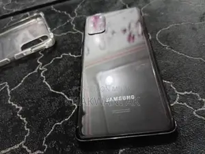 Photo - Samsung Galaxy S20+ 5G 128 GB Black