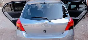 Photo - Toyota Vitz 2008 Silver