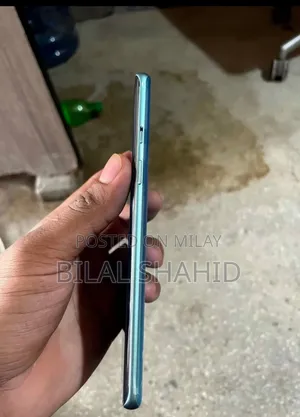 Photo - OnePlus 8 128 GB Blue