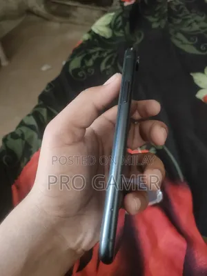 Apple XR 64 GB Black