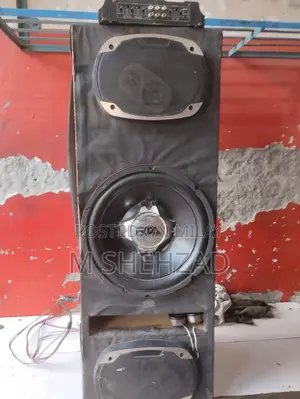 Photo - Amplifier With Speaker