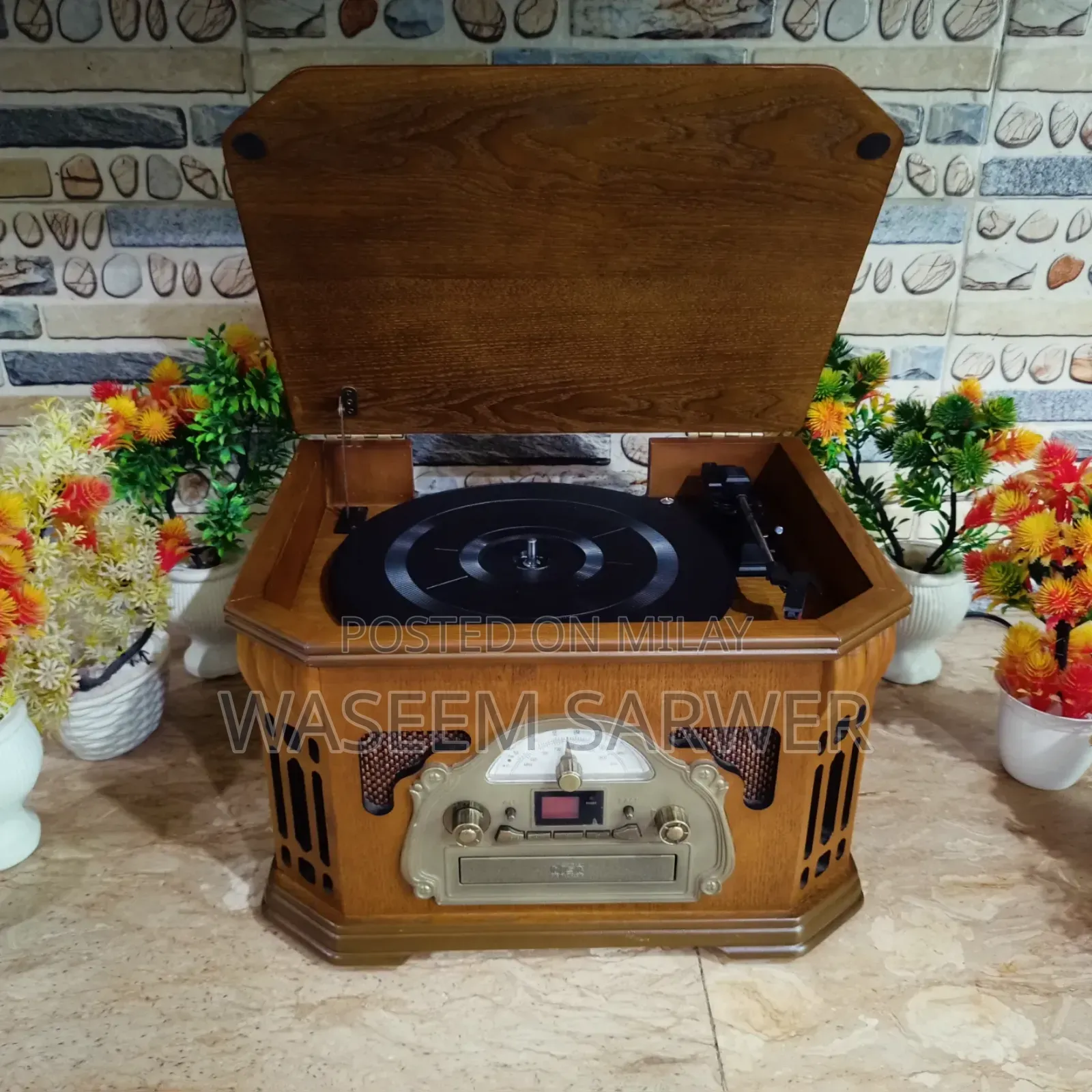 Wooden Turntable Gramophone Record Player Antique
