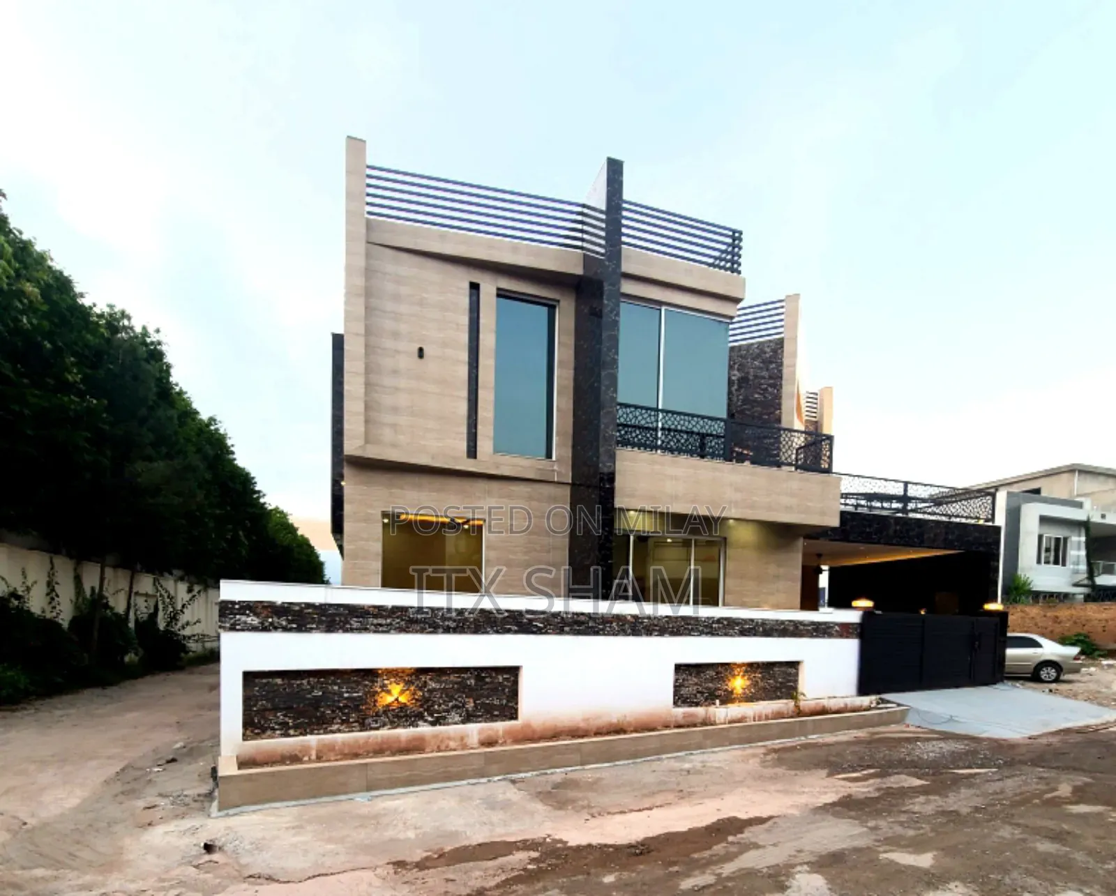 Furnished 5bdrm House in Bahar Street House, Bani Gala for sale