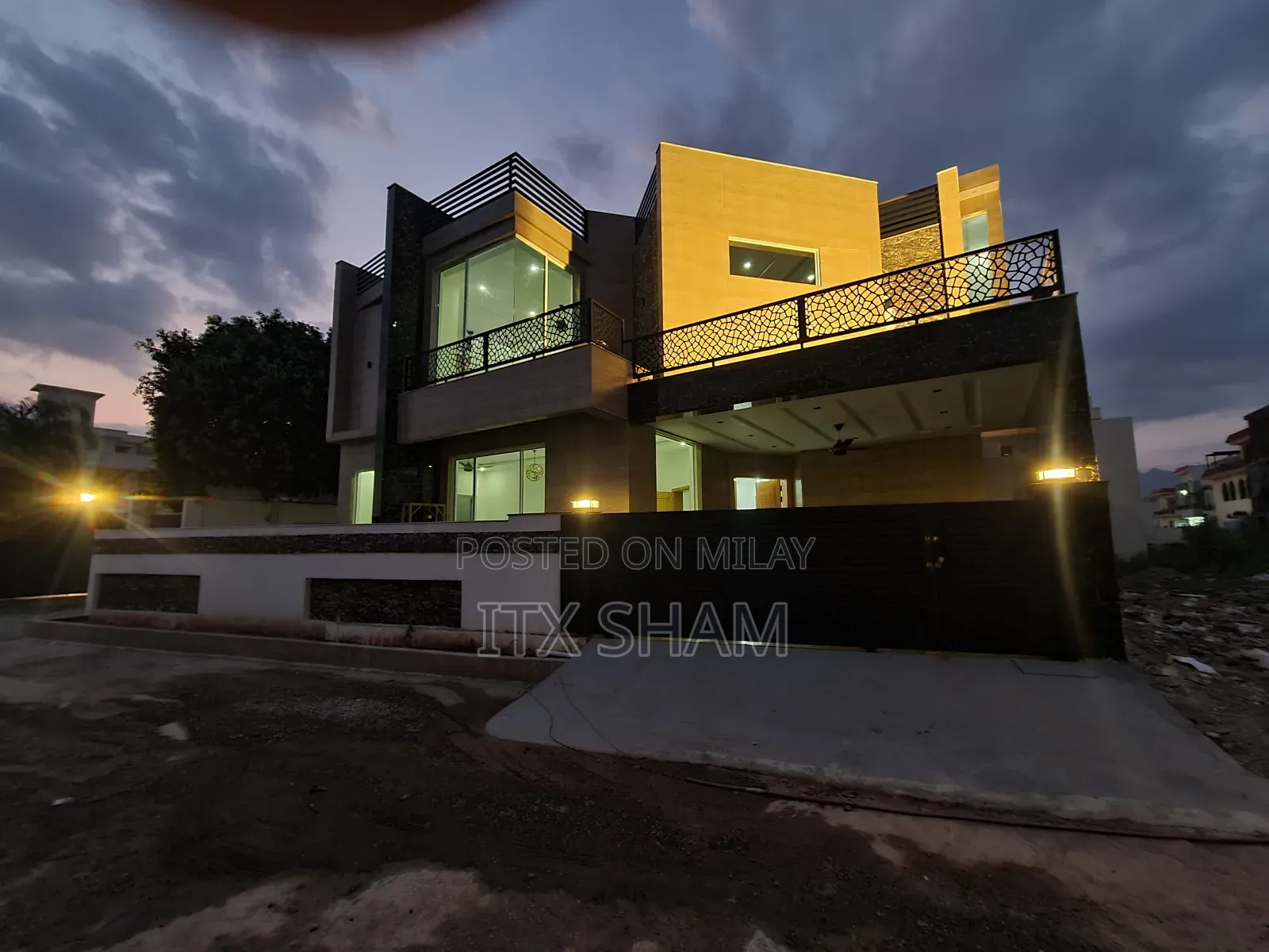 Furnished 5bdrm House in Bahar Street House, Bani Gala for sale