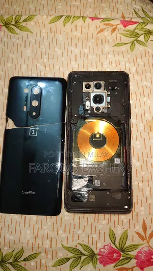 Photo - OnePlus 8 Pro 256 GB Black