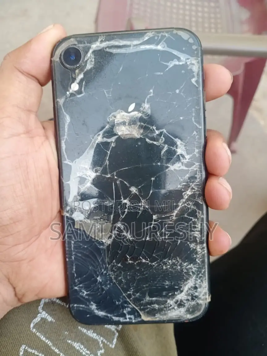 Apple XR 64 GB Black