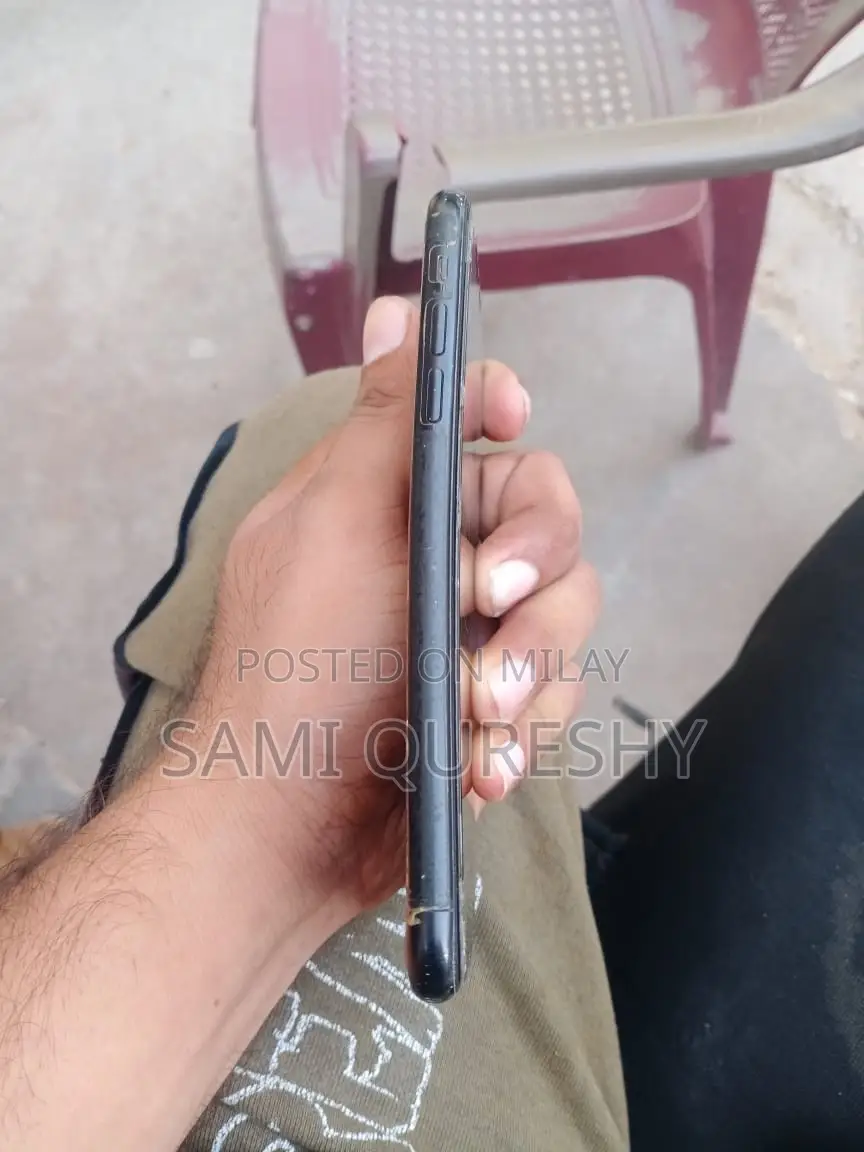 Apple XR 64 GB Black