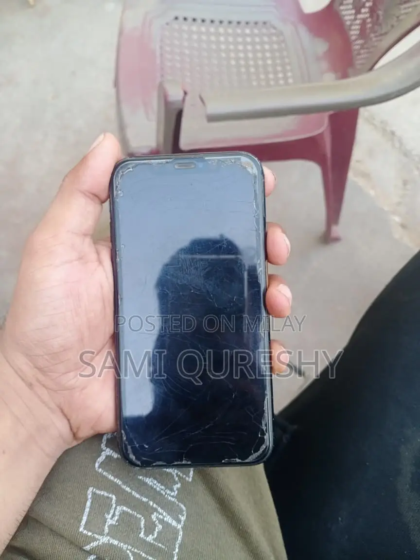 Apple XR 64 GB Black