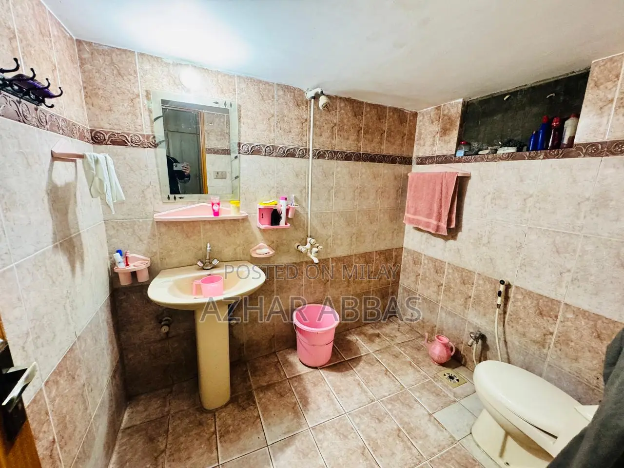 3bdrm Duplex in Kashmir Estate, Lahore for sale