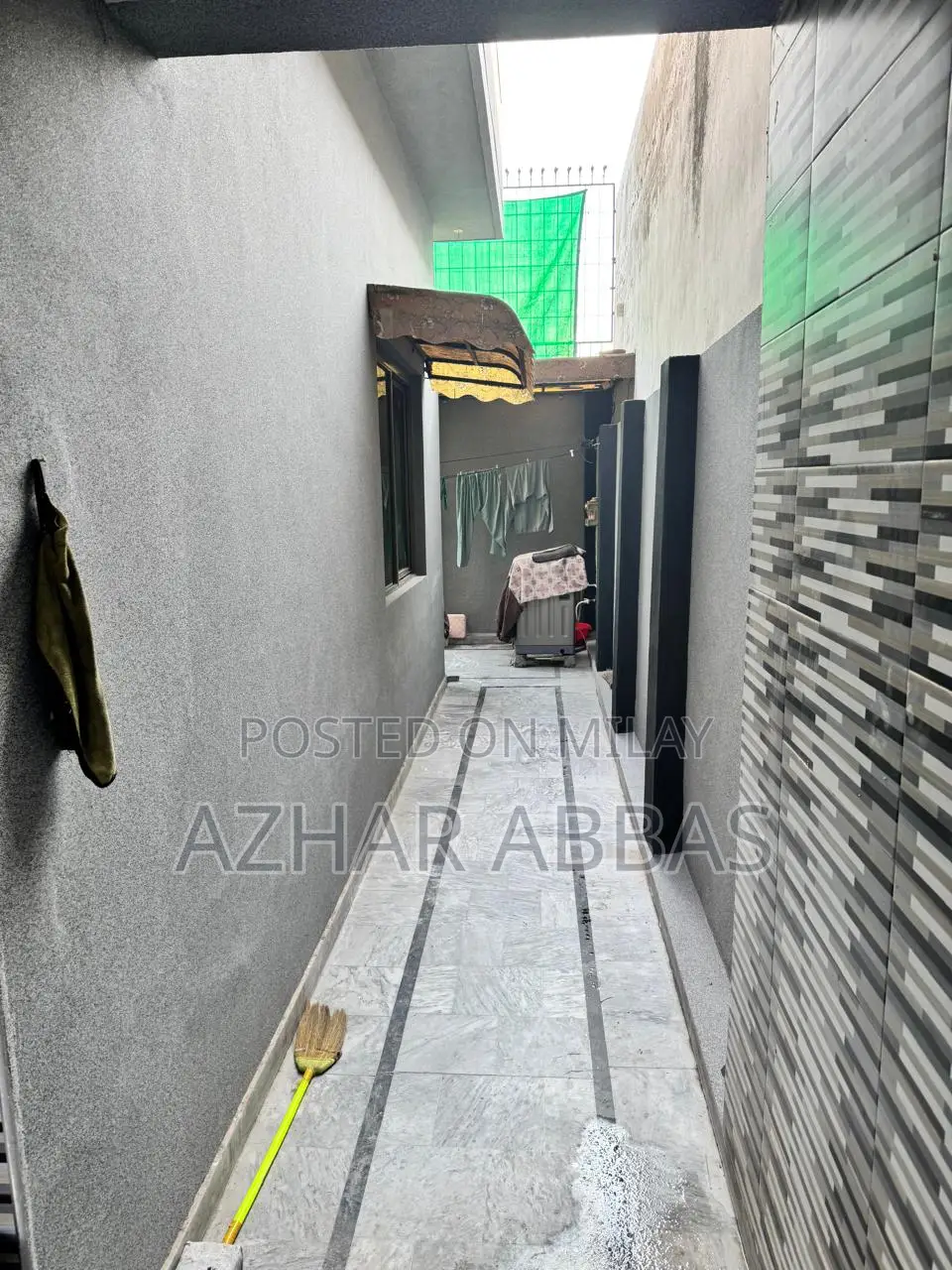 3bdrm Duplex in Kashmir Estate, Lahore for sale