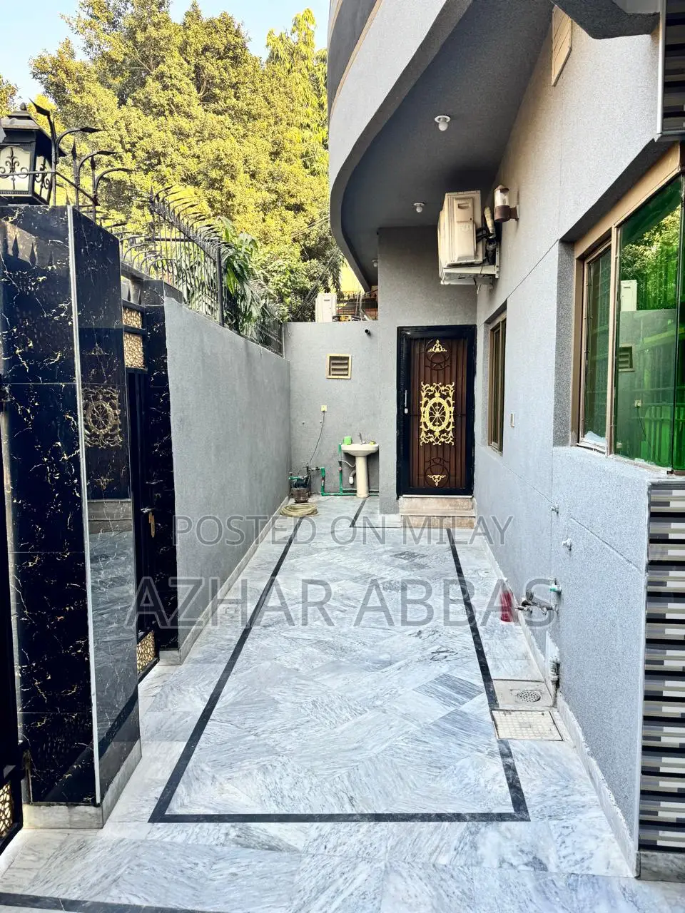 3bdrm Duplex in Kashmir Estate, Lahore for sale