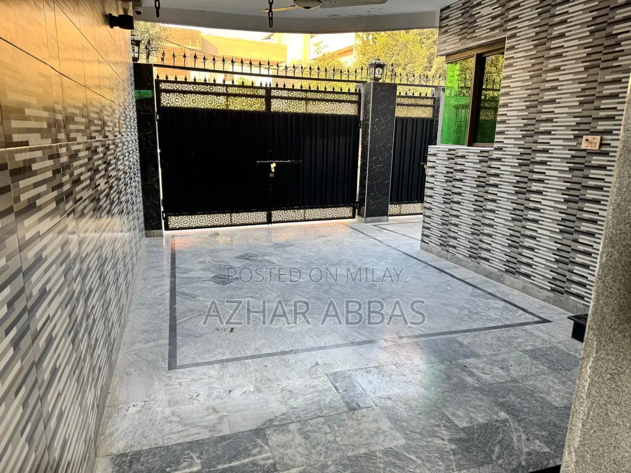 3bdrm Duplex in Kashmir Estate, Lahore for sale