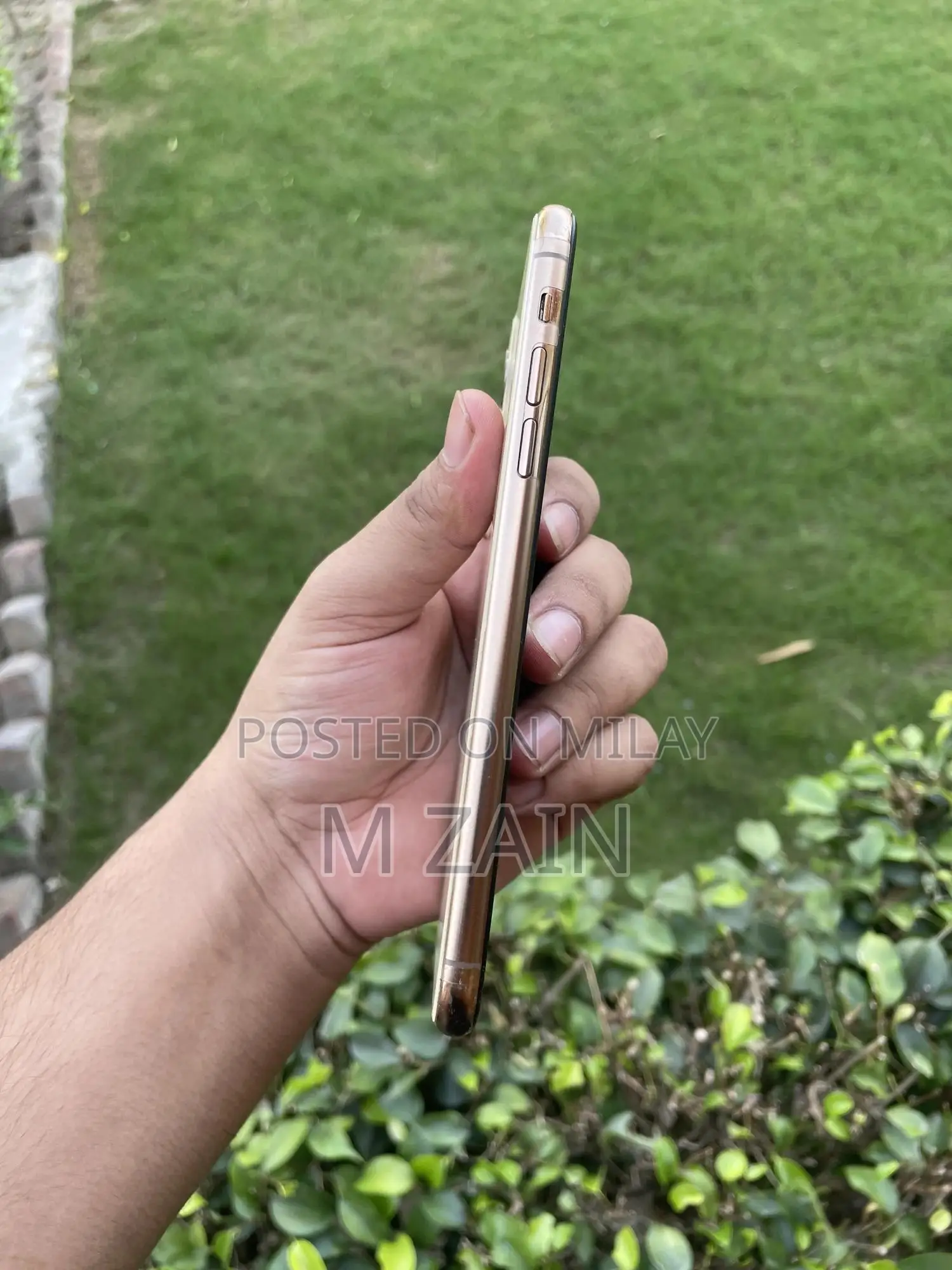 Apple iPhone 11 Pro Max 64 GB Gold