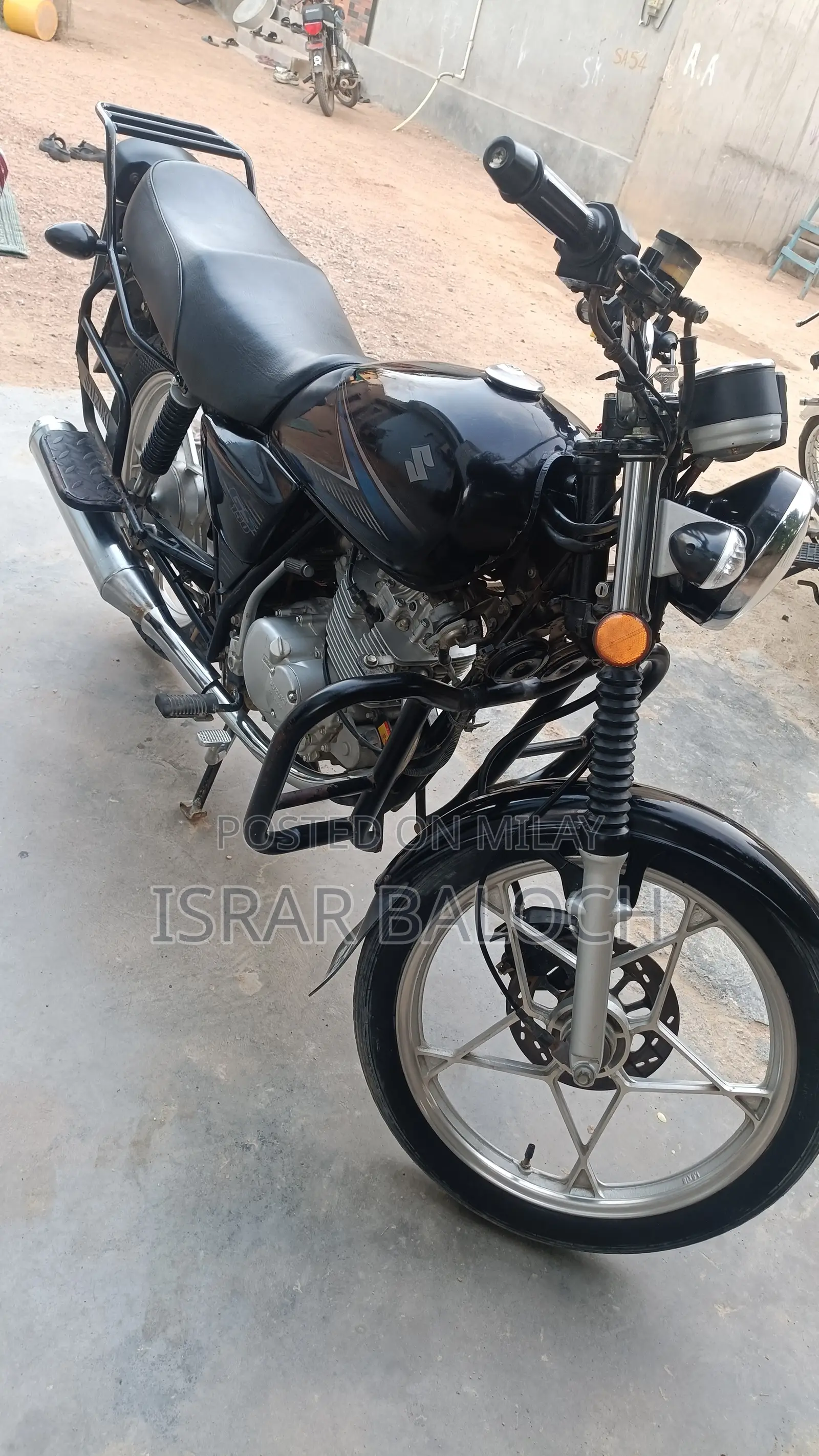 Suzuki GS 2024 Black