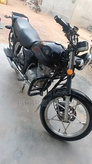 Suzuki GS 2024 Black