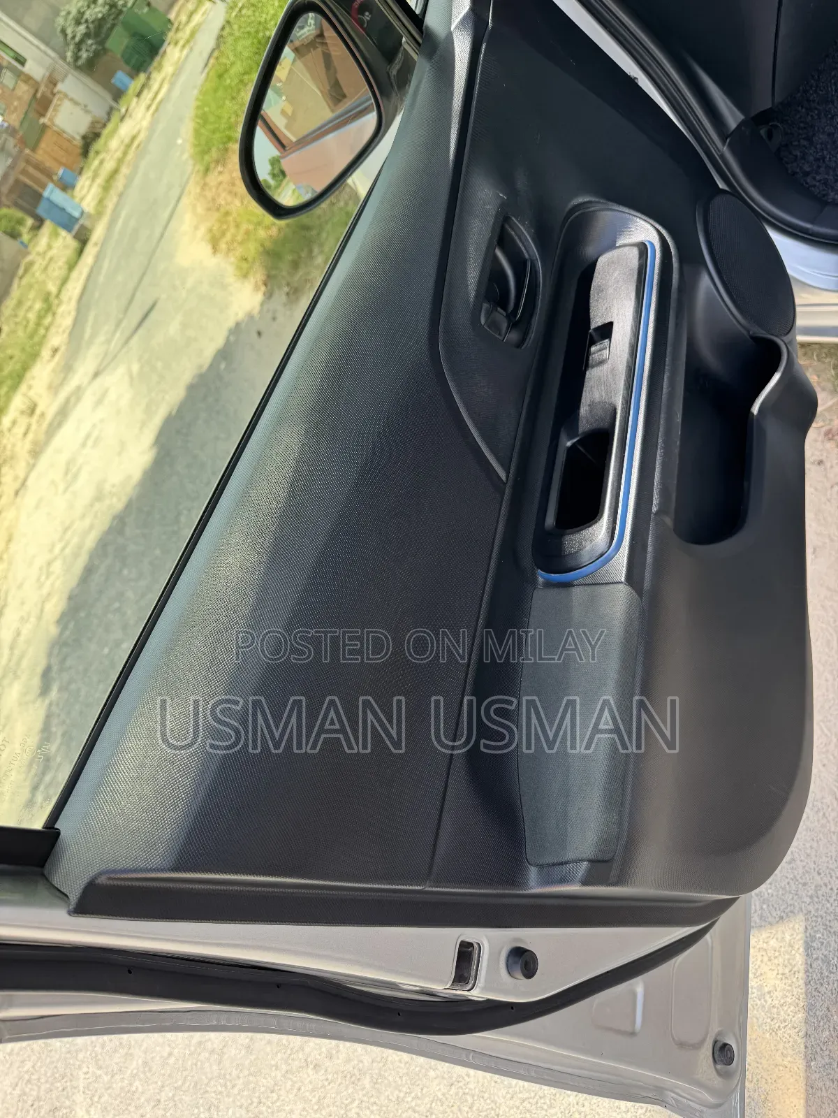 Toyota Aqua 2017 Silver