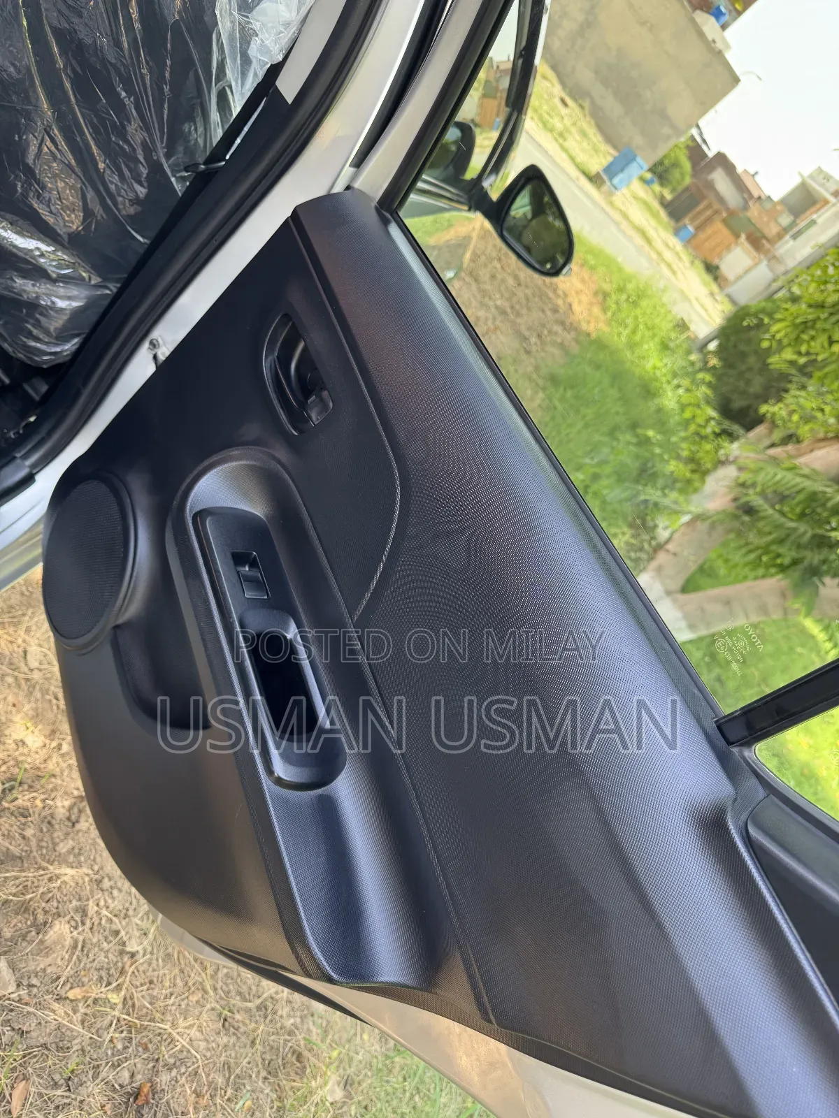 Toyota Aqua 2017 Silver