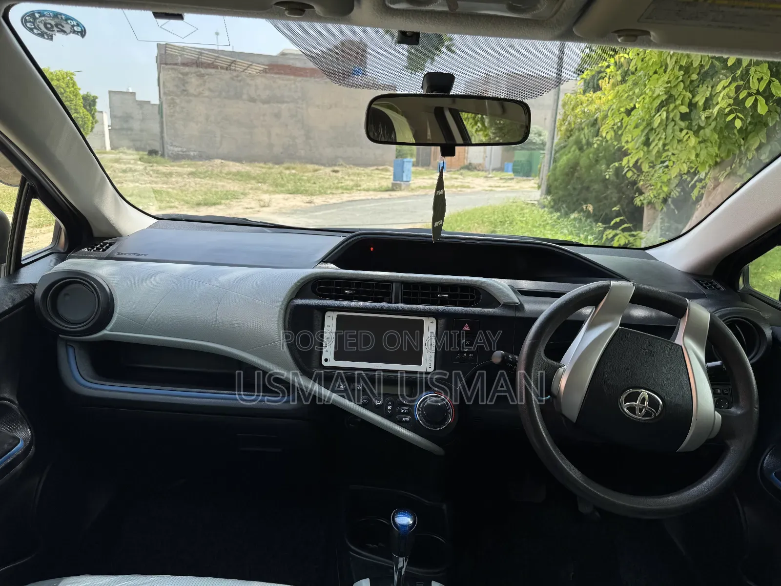 Toyota Aqua 2017 Silver