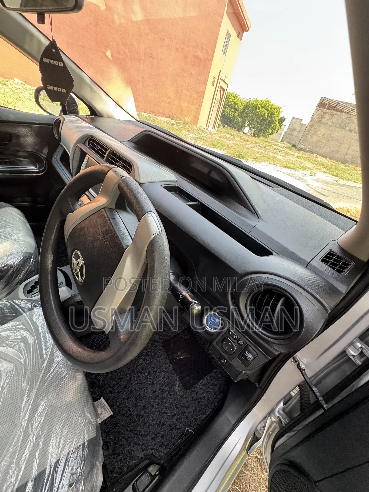 Toyota Aqua 2017 Silver