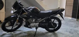 Photo - Yamaha YBR125 2022 Black