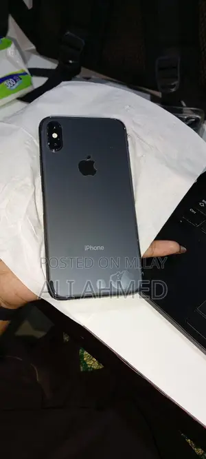 Photo - Apple iPhone XS 64 GB Black