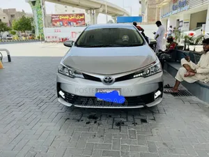 Photo - Toyota Corolla 2019 Silver