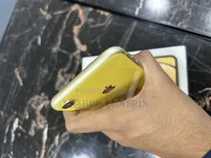 Apple XR 64 GB Yellow