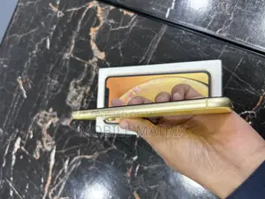 Apple XR 64 GB Yellow