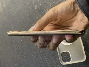 New Apple iPhone 11 Pro Max 64 GB Gold