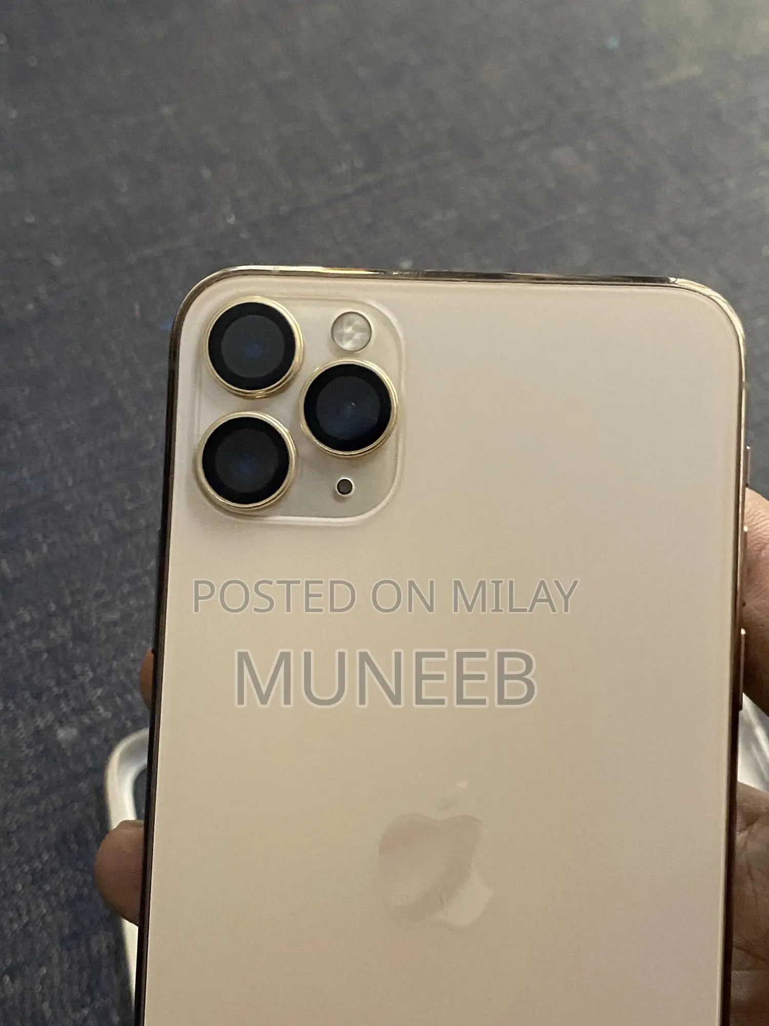 New Apple iPhone 11 Pro Max 64 GB Gold