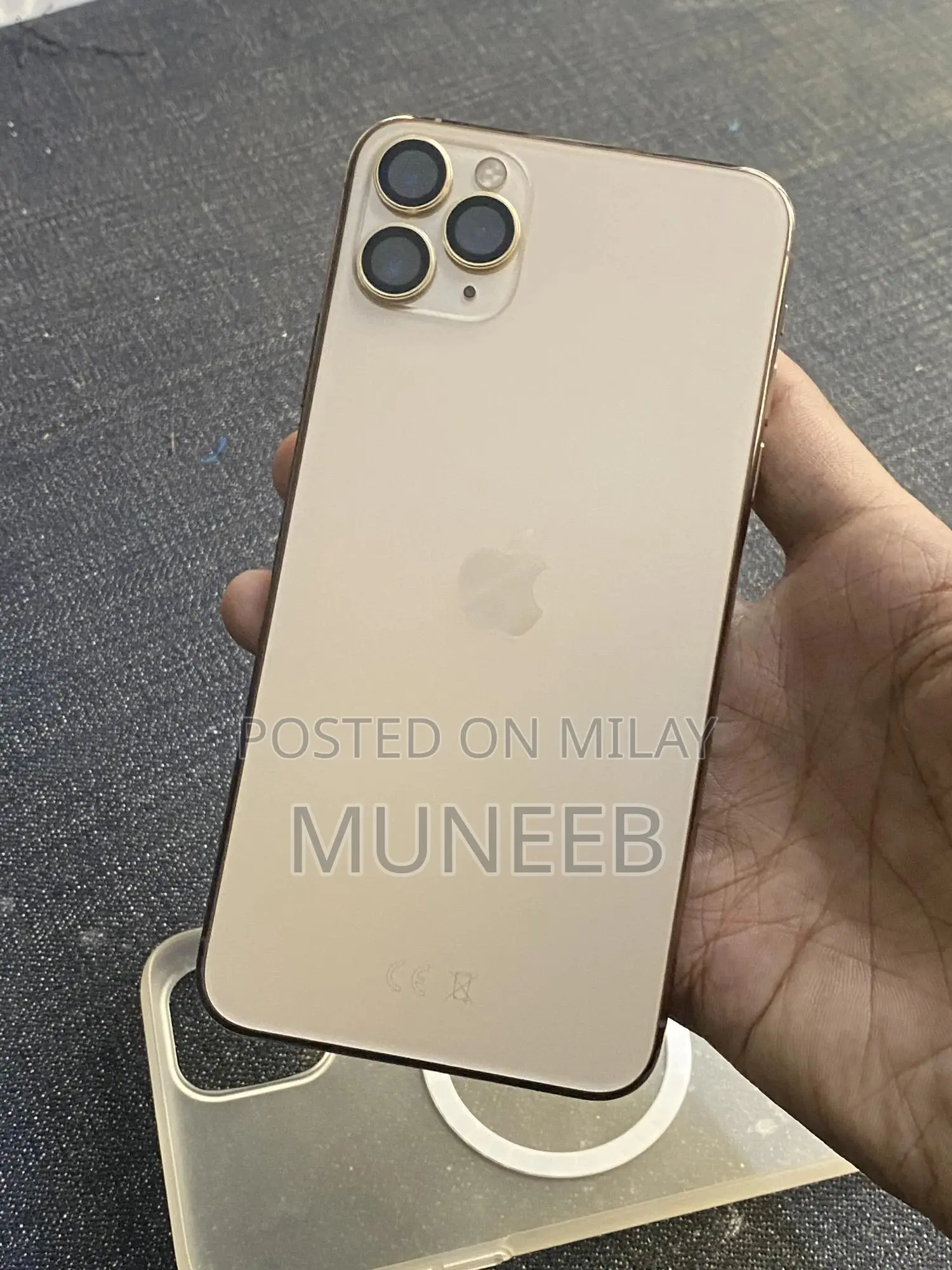 New Apple iPhone 11 Pro Max 64 GB Gold