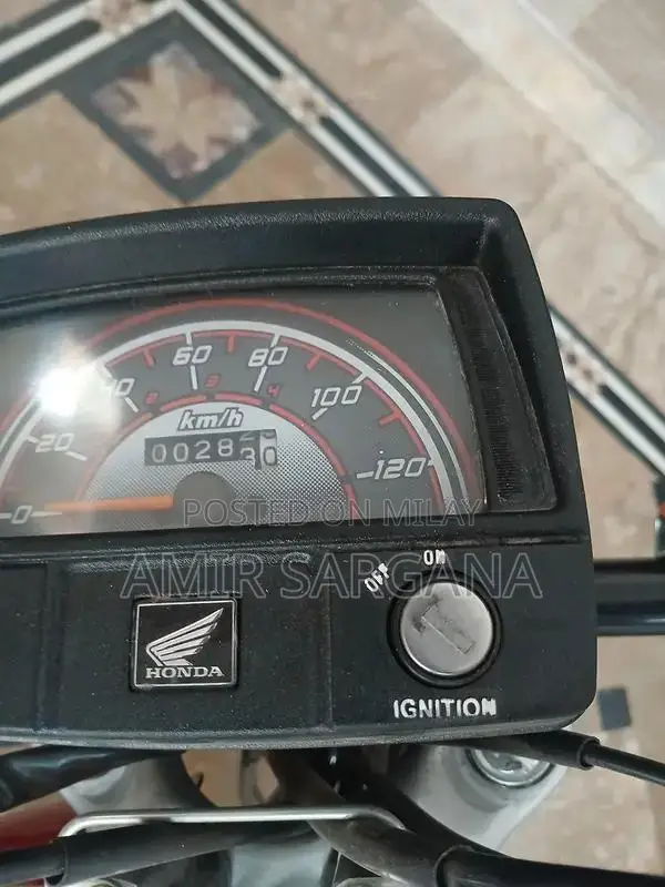 Honda CD 70 Motorcycle - Classic Commuter Bike