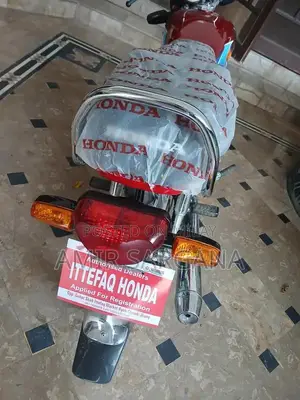 Honda CD 70 Motorcycle - Classic Commuter Bike