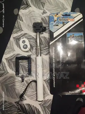 Extendable Selfie Monopod with Remote Capture Control